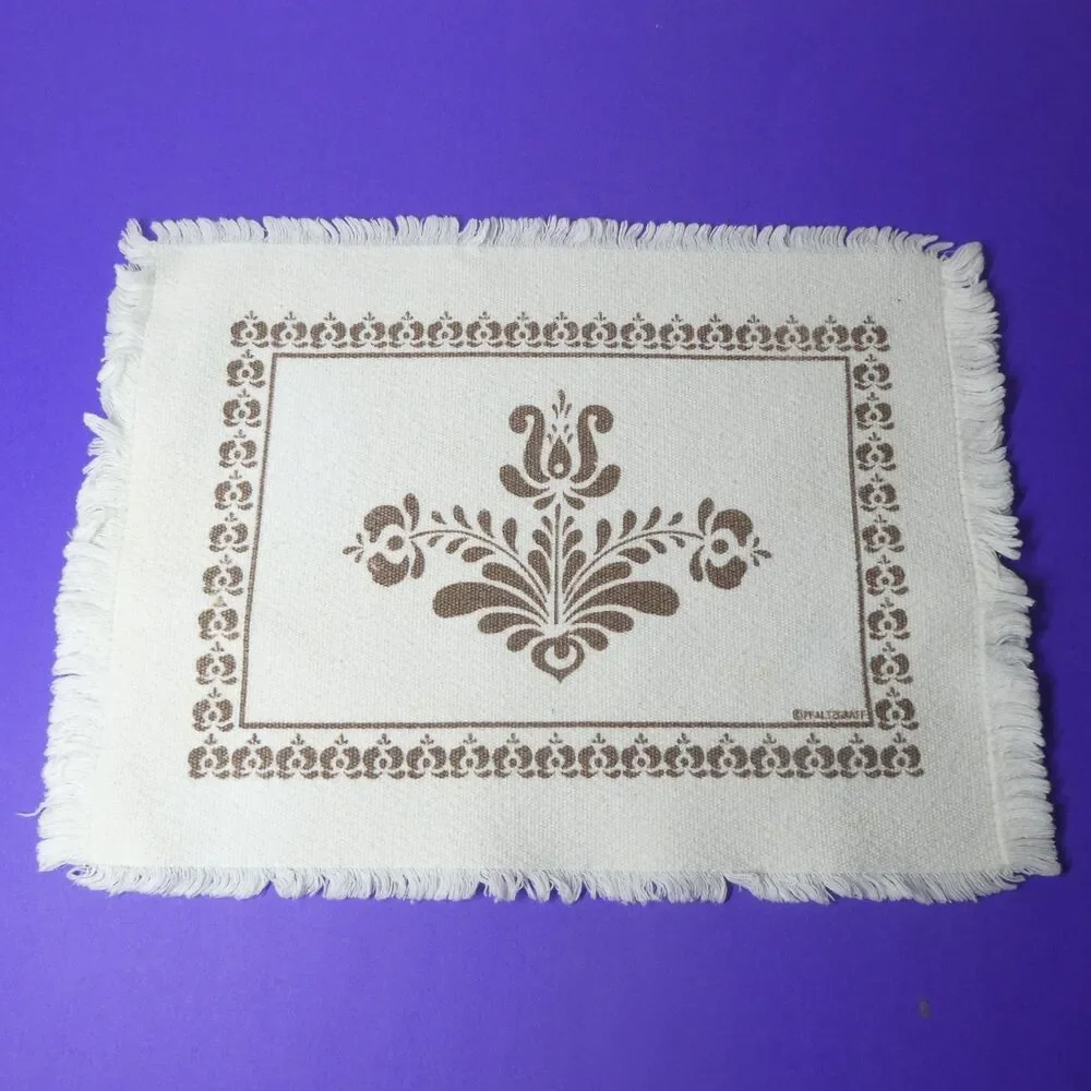 Pfaltzgraff Village Set of 8 Woven Cloth Placemats 12
